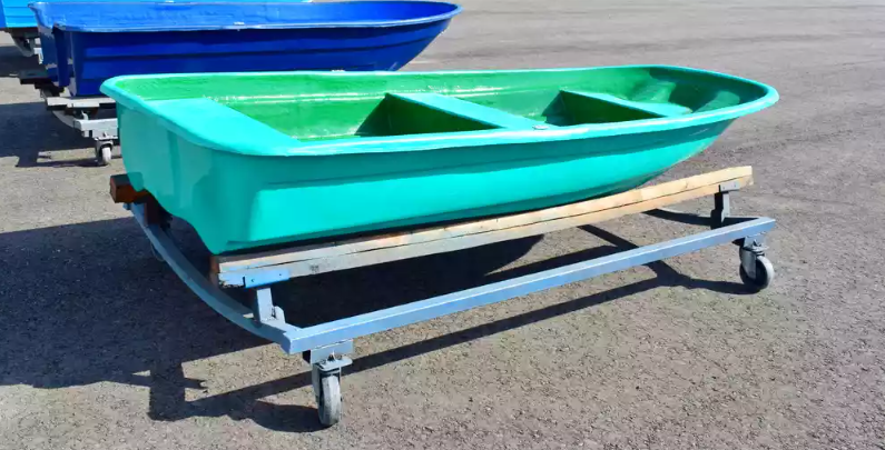 Стеклопластиковая лодка Старт (тримаран) в Владикавказе