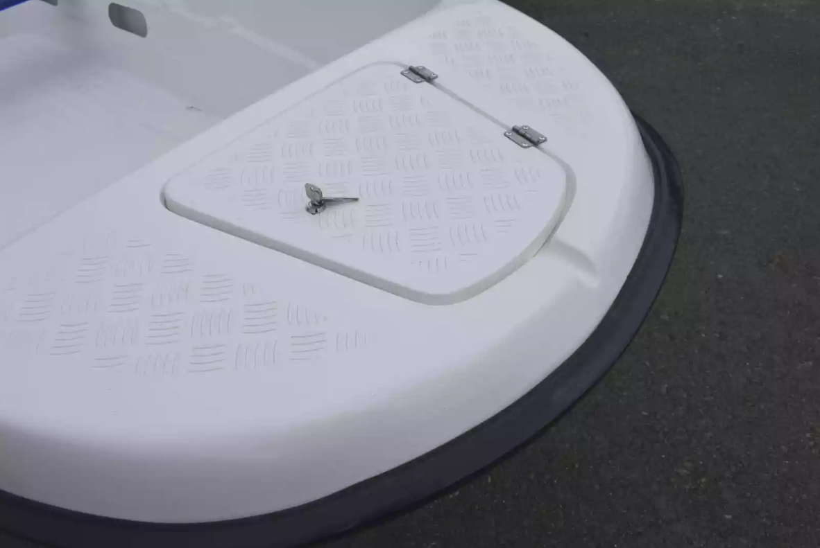 Стеклопластиковая лодка Пингвин New (тримаран) в Владикавказе