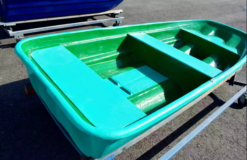 Стеклопластиковая лодка Старт (тримаран) в Владикавказе