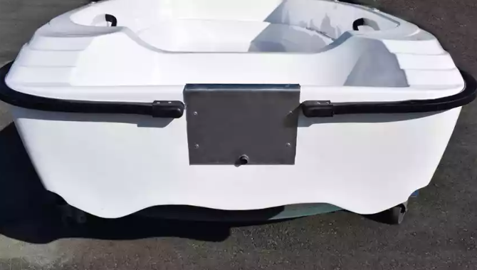 Стеклопластиковая лодка Пингвин (тримаран) в Владикавказе