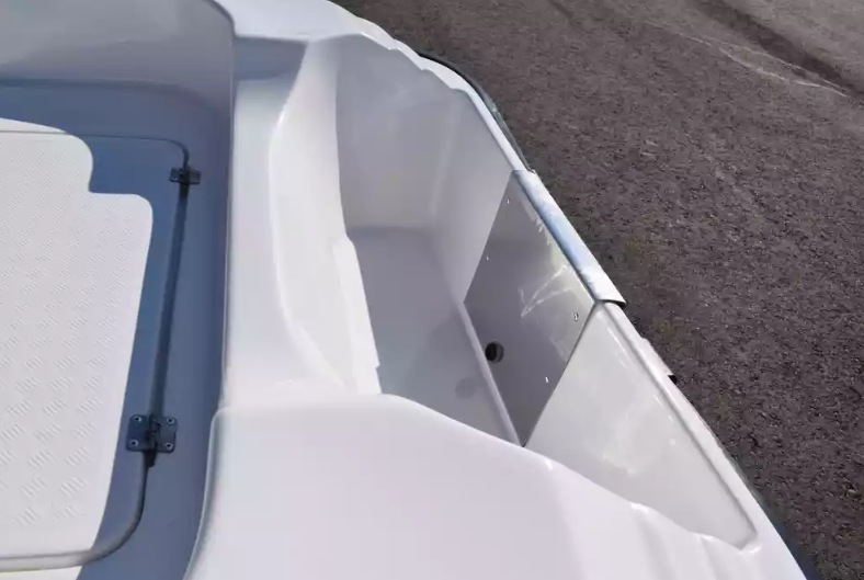 Стеклопластиковая лодка Пингвин (тримаран) в Владикавказе