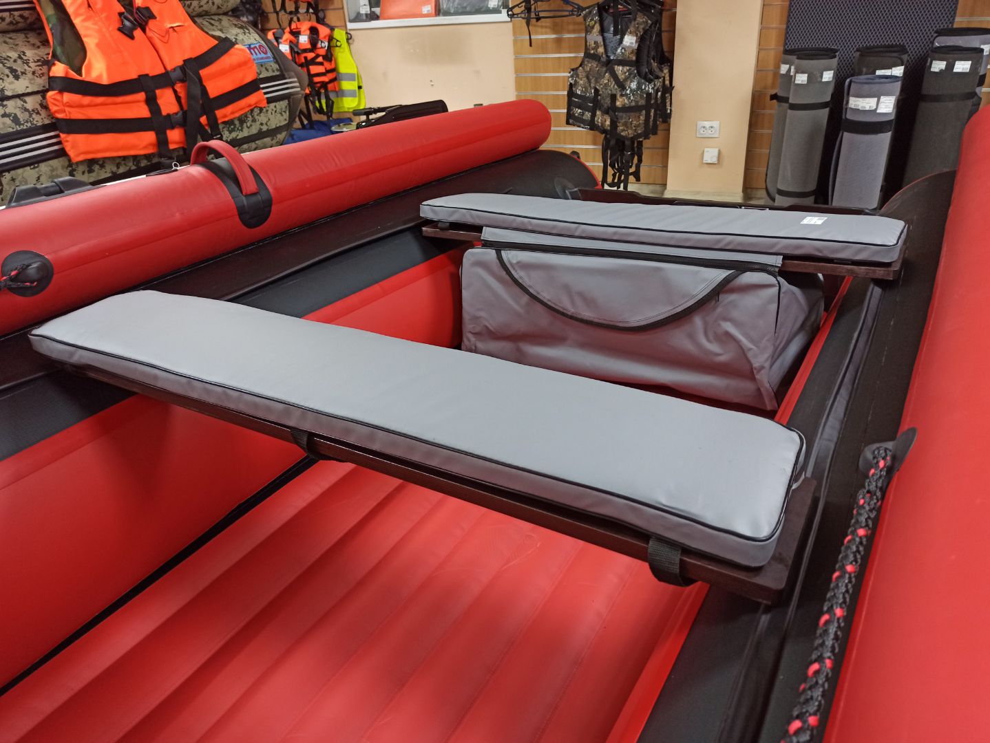 КОМПЛЕКТ МЯГКИХ НАКЛАДОК С СУМКОЙ ДЛЯ ЛОДОК 90Х20 СЕРЫЙ в Владикавказе