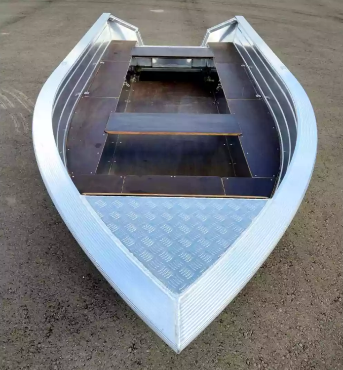 Алюминиевая лодка Неман-400 в Владикавказе