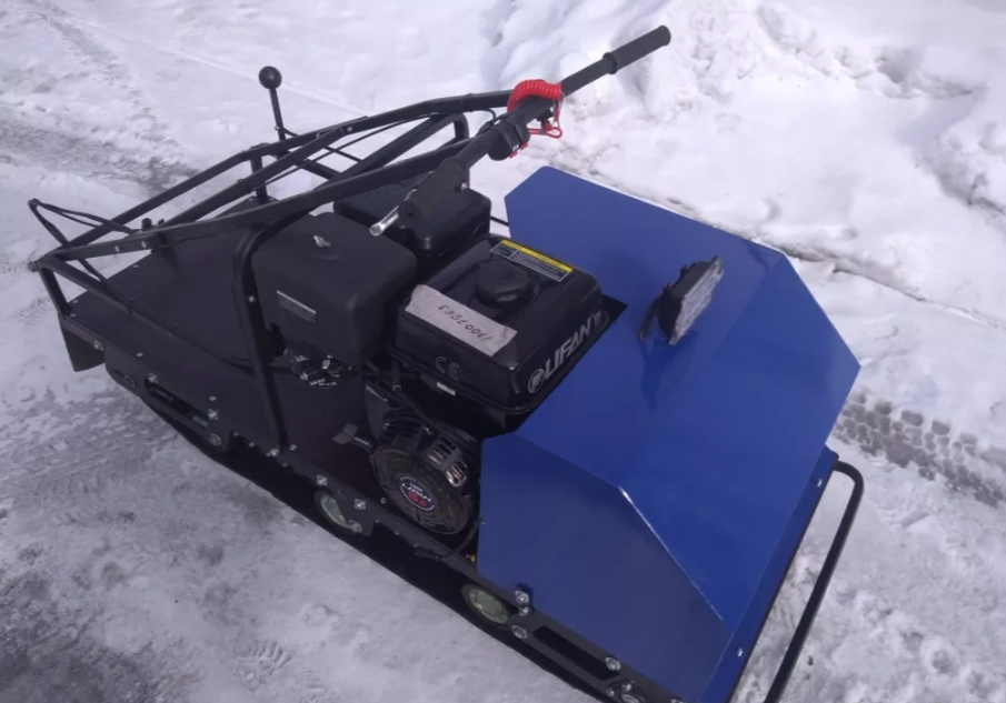 Мотобуксировщик AhtaR ЗИМА с реверсом (задний ход) в Владикавказе