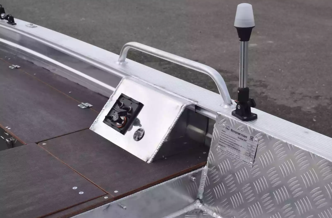 Алюминиевая лодка Wyatboat-390РМ в Владикавказе