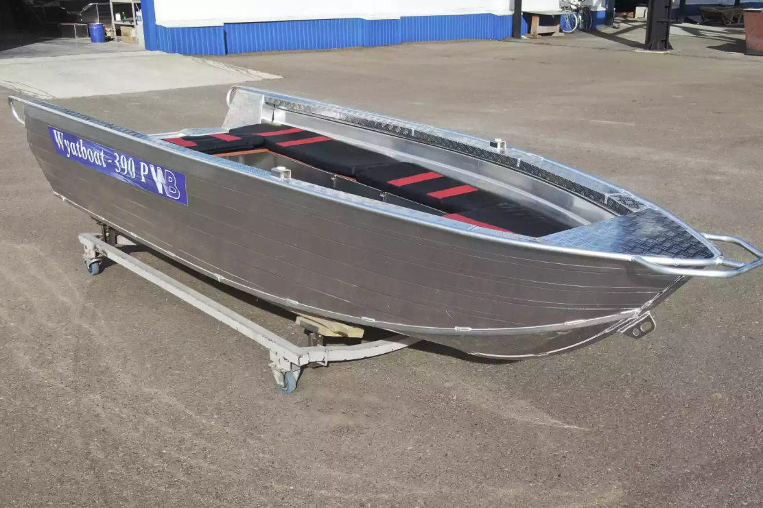 Алюминиевая лодка Wyatboat-390РМ увеличенный борт в Владикавказе