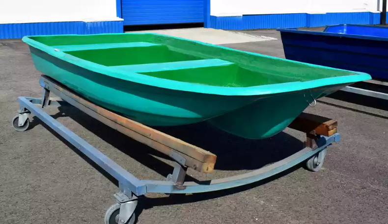 Стеклопластиковая лодка Старт (тримаран) в Владикавказе