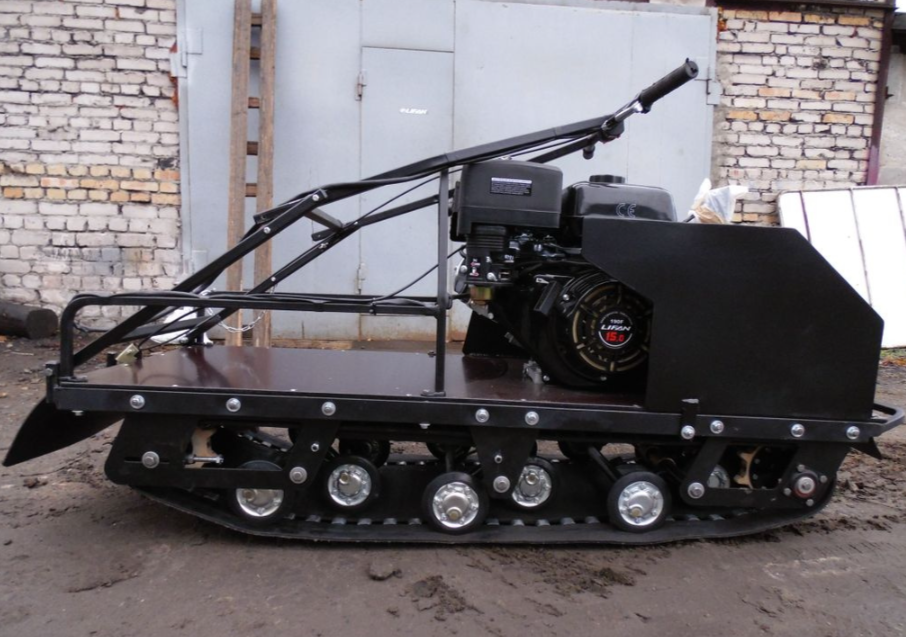 Мотобуксировщик AhtaR Зима 15 л/с с вариатором в Владикавказе