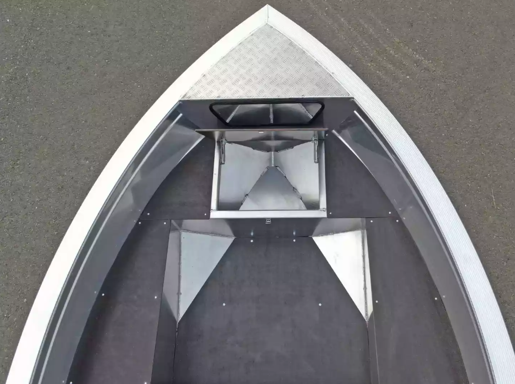 Алюминиевая лодка  Неман-420 в Владикавказе