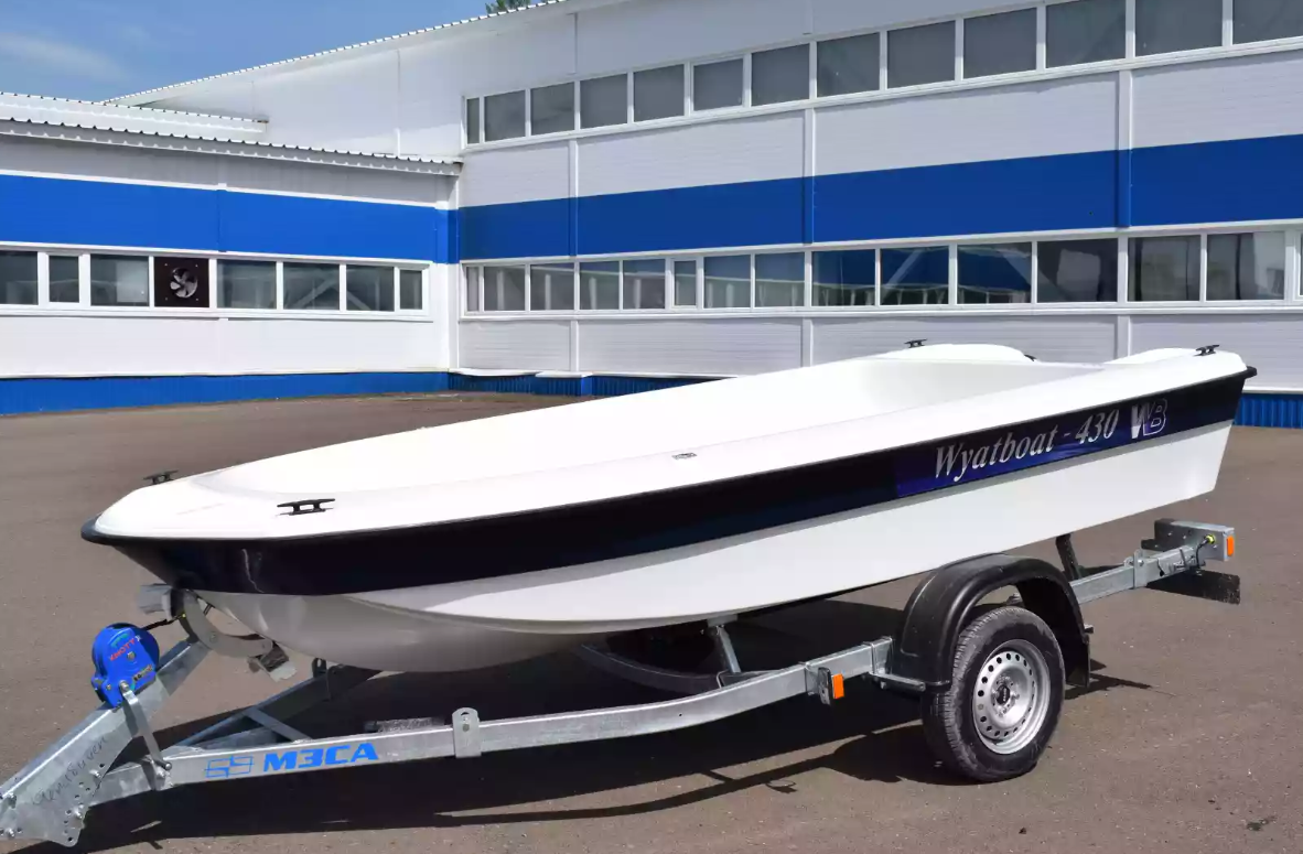 Стеклопластиковая лодка Wyatboat 430 тримаран в Владикавказе