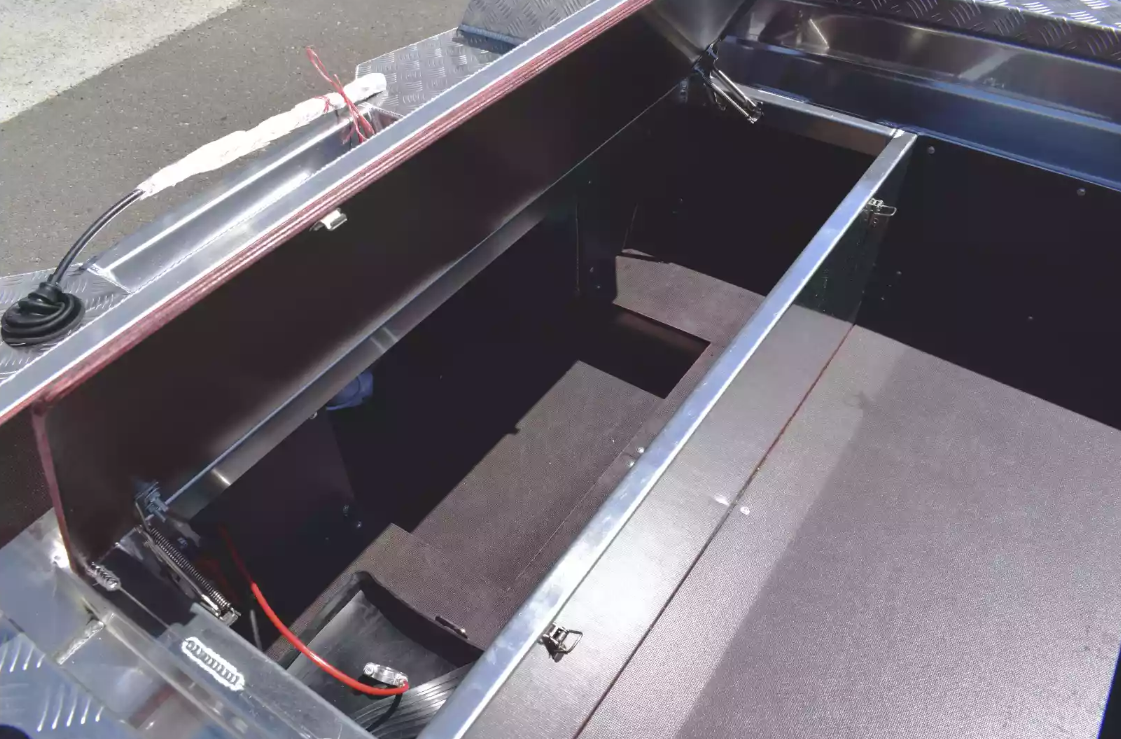 Алюминиевая лодка Wyatboat-390 DCM в Владикавказе