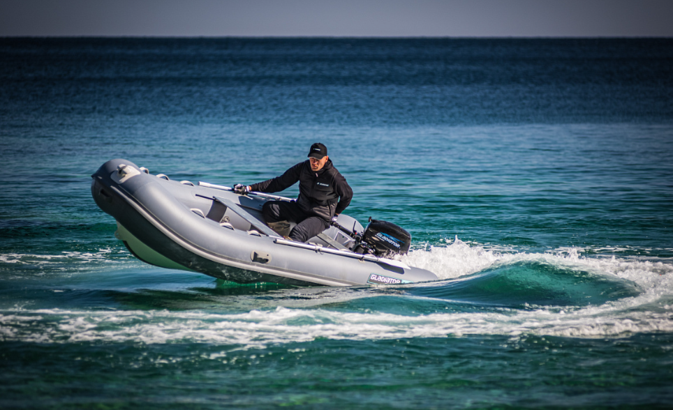 Лодка GLADIATOR RIB380AL в Владикавказе