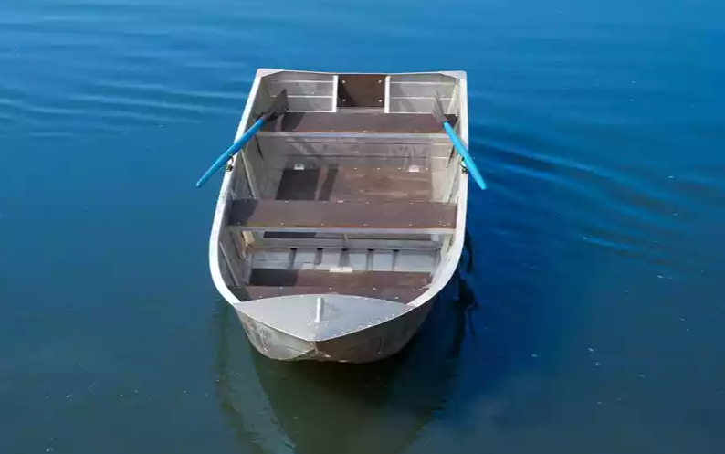 Алюминиевая лодка Вятка-Профи 37 в Владикавказе