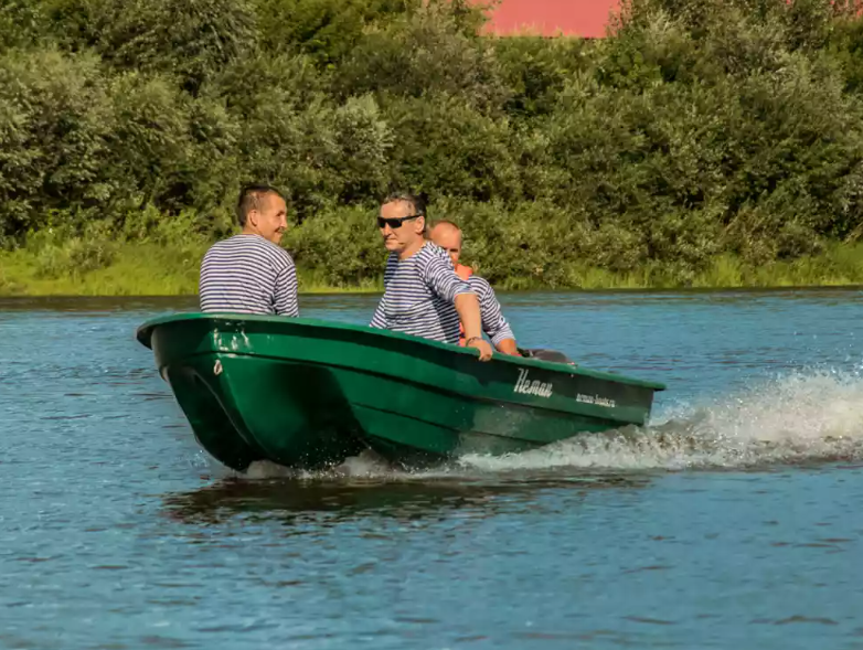 Стеклопластиковая лодка Neman-340 (тримаран) в Владикавказе