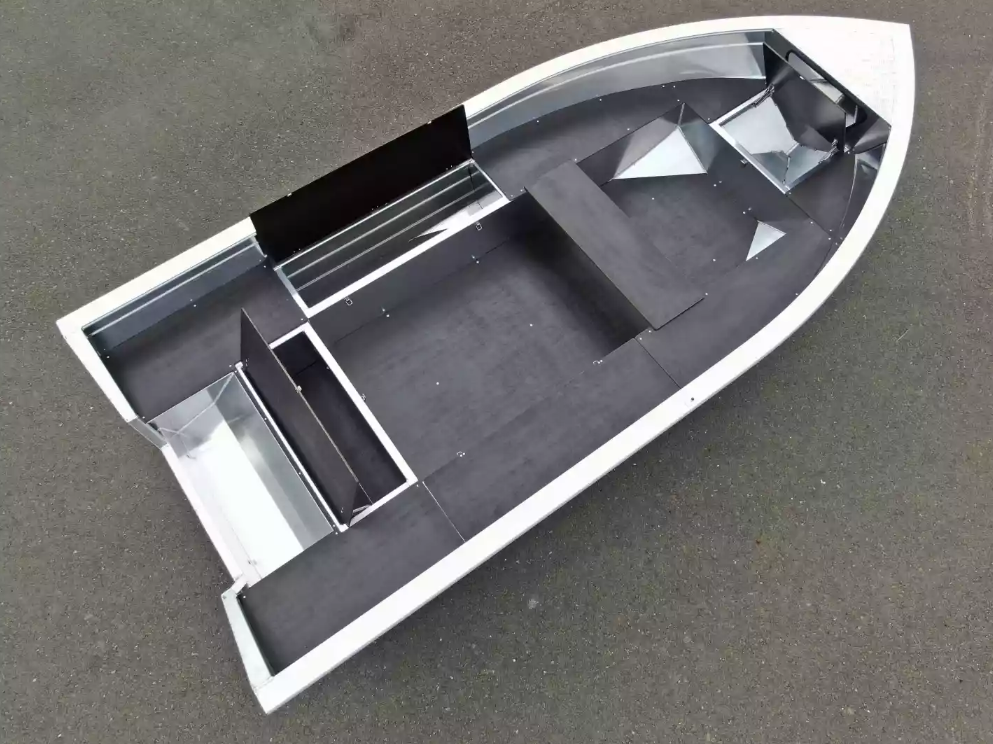 Алюминиевая лодка  Неман-420 в Владикавказе