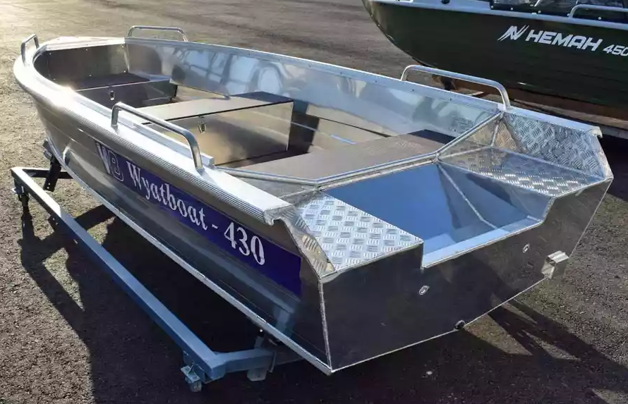 Алюминиевая лодка  Wyatboat-430 Р в Владикавказе