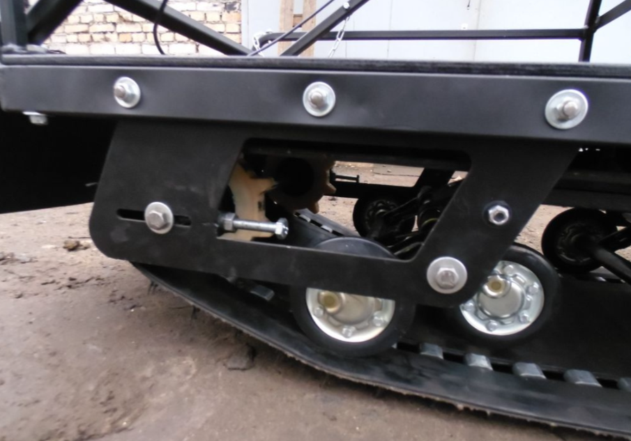 Мотобуксировщик AhtaR Зима 15 л/с с вариатором в Владикавказе