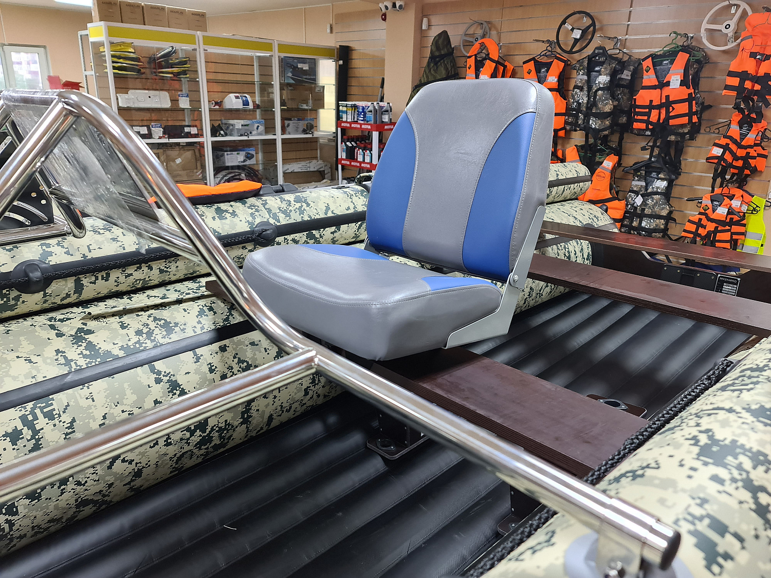 КРЕСЛО МЯГКОЕ РАСКЛАДНОЕ С ПОВОРОТНЫМ МЕХАНИЗМОМ ДЛЯ ЛОДОК в Владикавказе