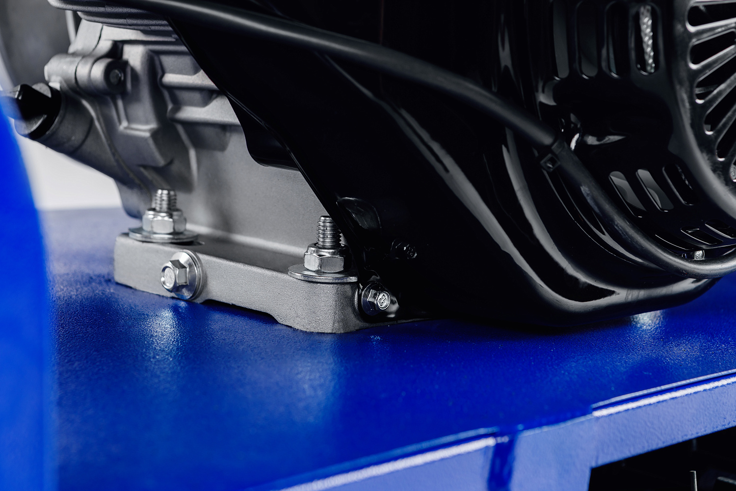 Мотобуксировщик SNOW DOG 17 с эл. запуском (DINKING) в Владикавказе