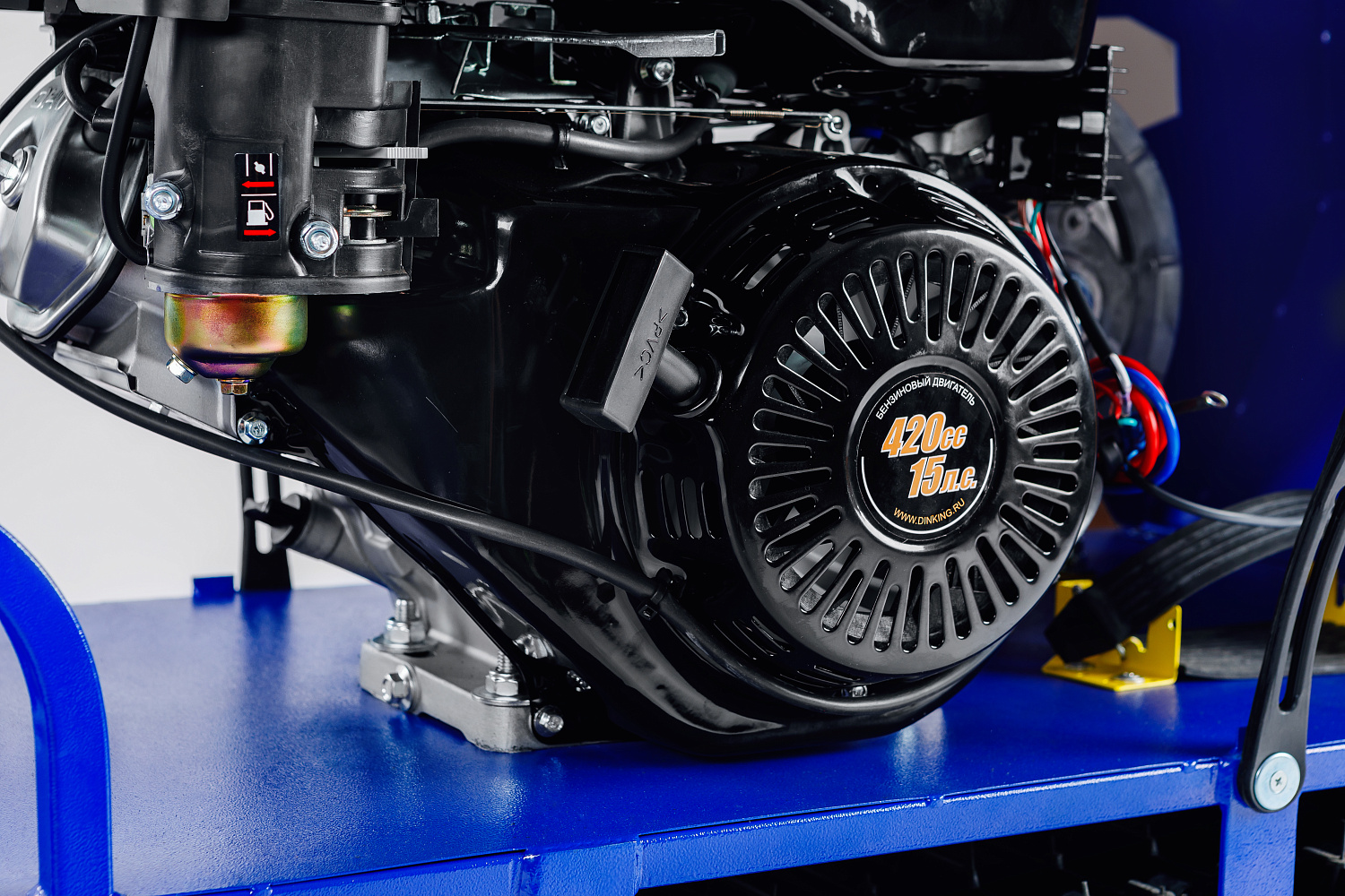 Мотобуксировщик SNOW DOG 17 с эл. запуском (DINKING) в Владикавказе