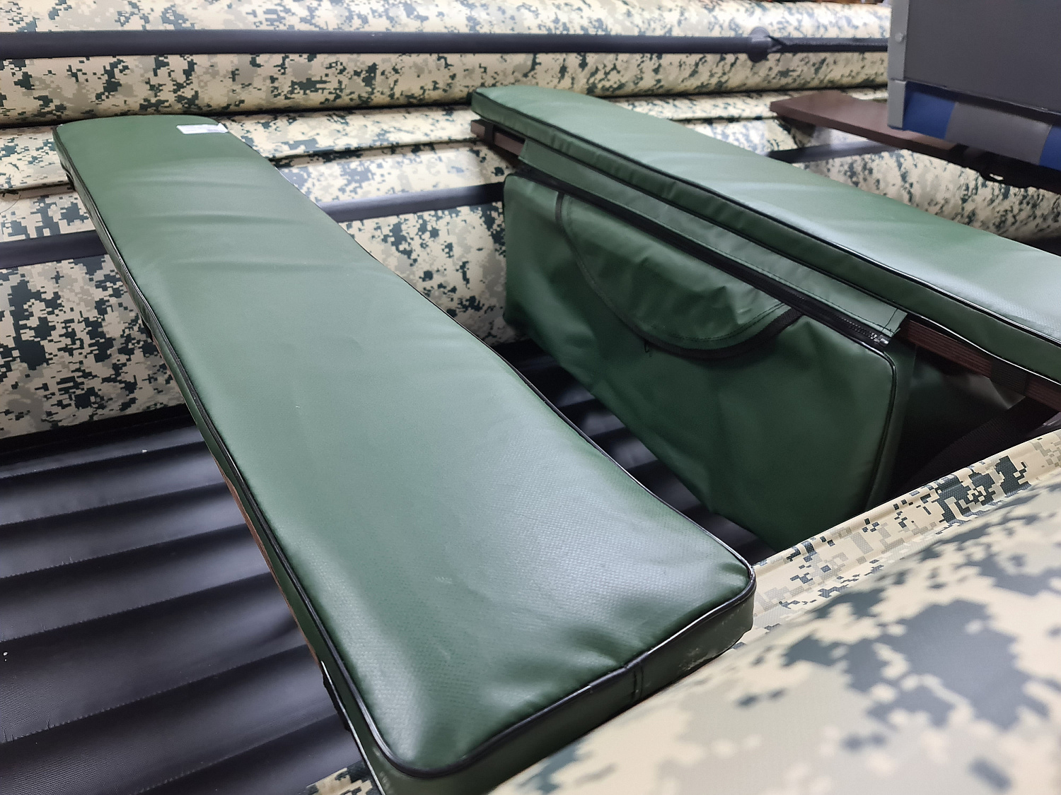 КОМПЛЕКТ МЯГКИХ НАКЛАДОК С СУМКОЙ ДЛЯ ЛОДОК 110Х20 ЗЕЛЕНЫЙ в Владикавказе