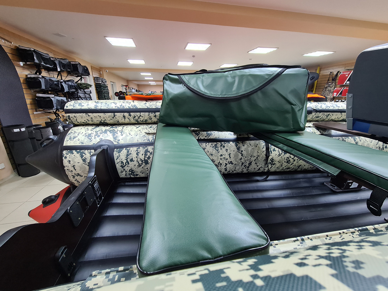 КОМПЛЕКТ МЯГКИХ НАКЛАДОК С СУМКОЙ ДЛЯ ЛОДОК 110Х20 ЗЕЛЕНЫЙ в Владикавказе